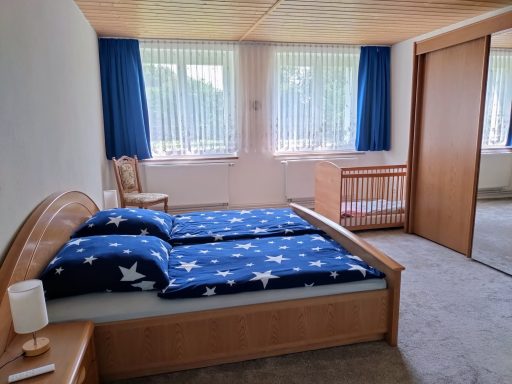 Schlafzimmer 1